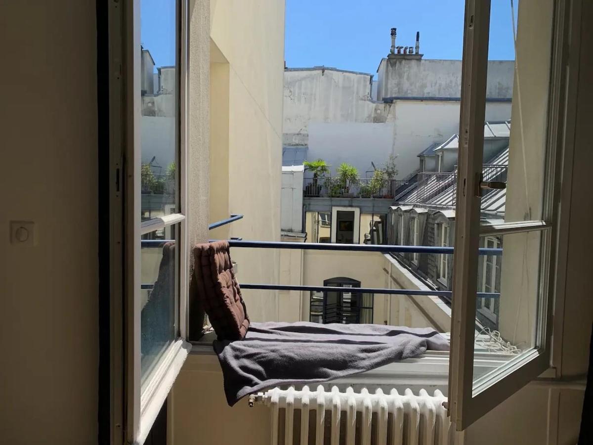 New & Cosy Beautiful Close Marais! * Parijs